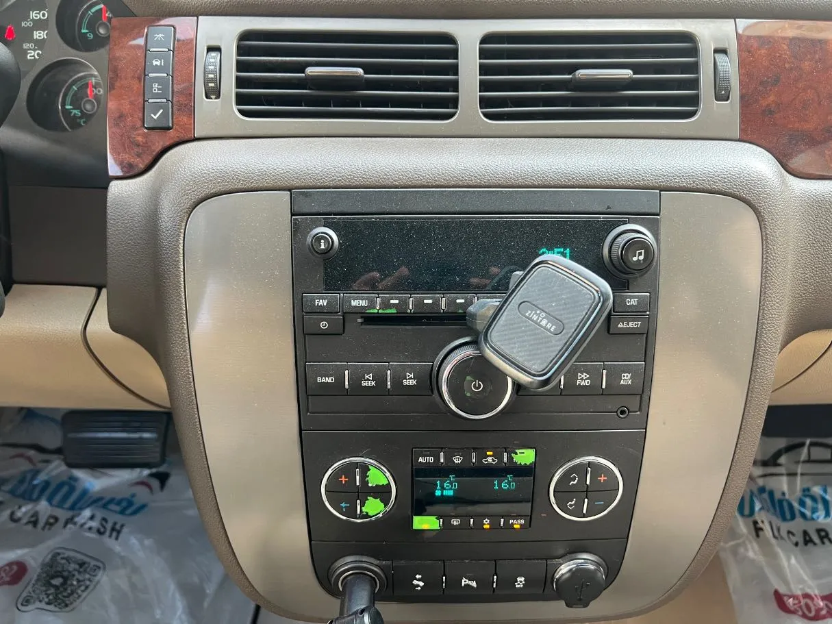Car image 17