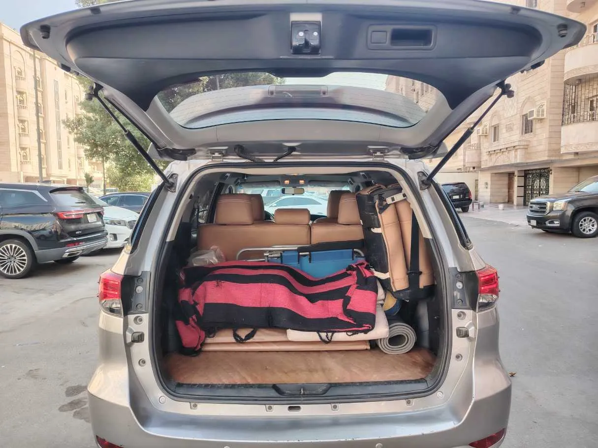 Car image 24
