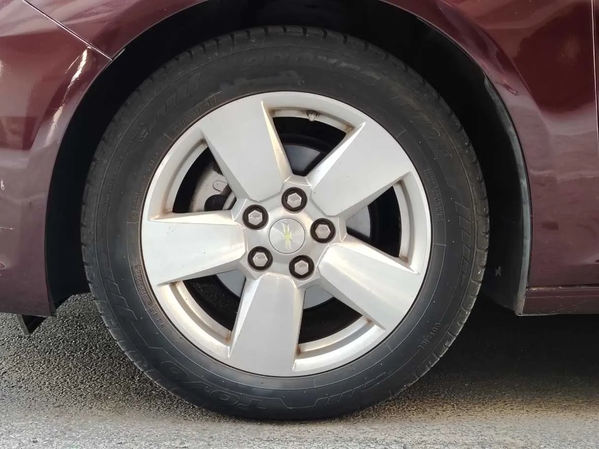 Car image 10