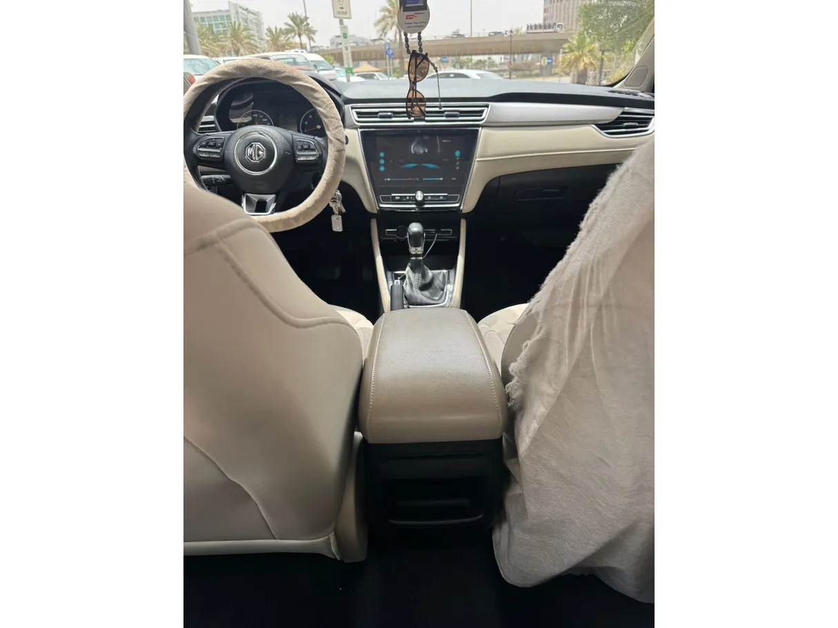 Car image 20