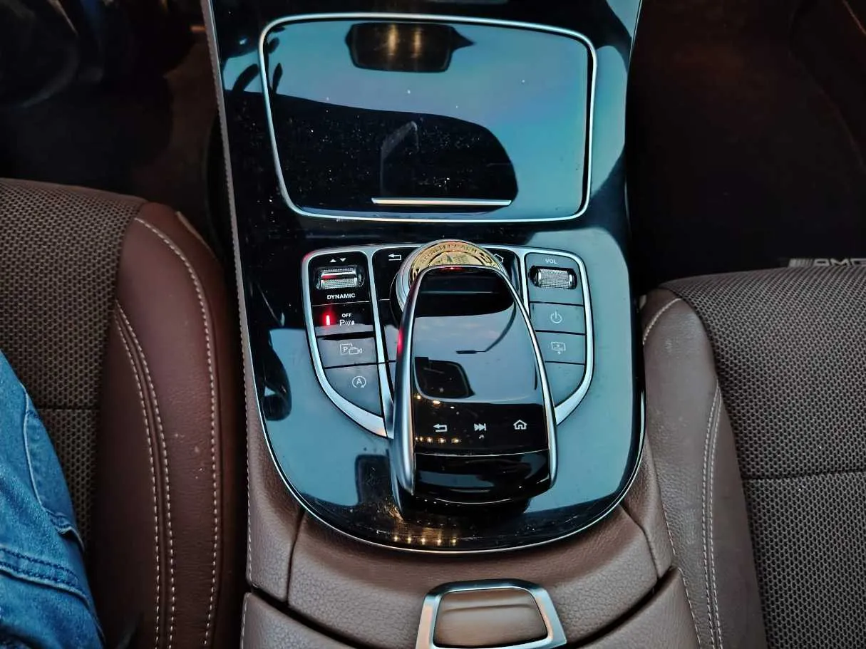 Car image 22