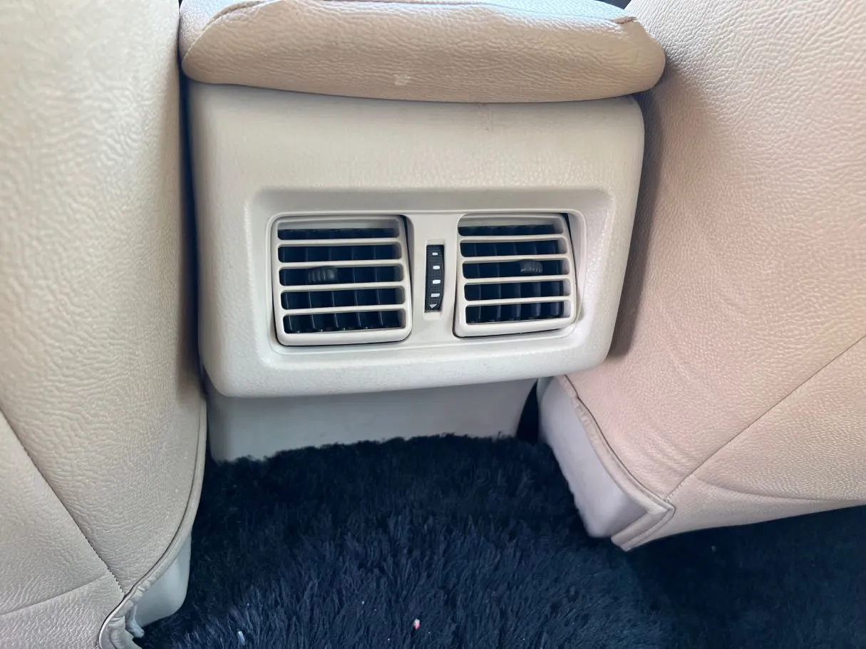 Car image 26