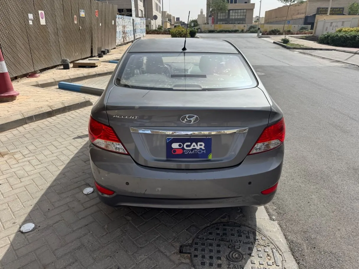 Car image 6