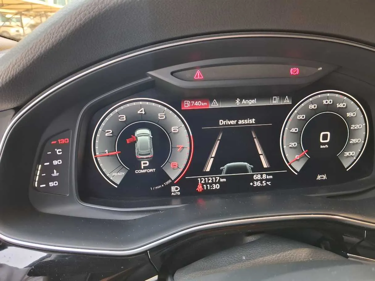 Car image 20