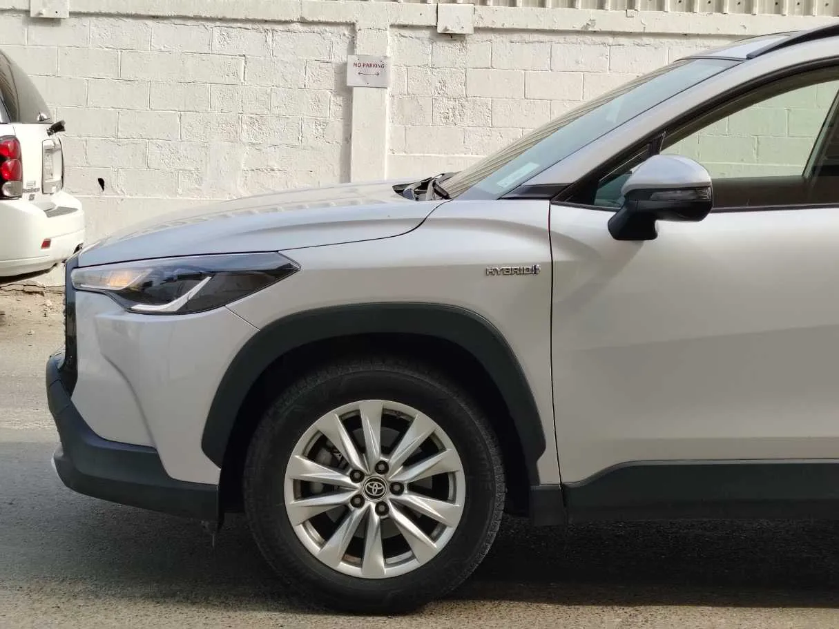 Car image 9