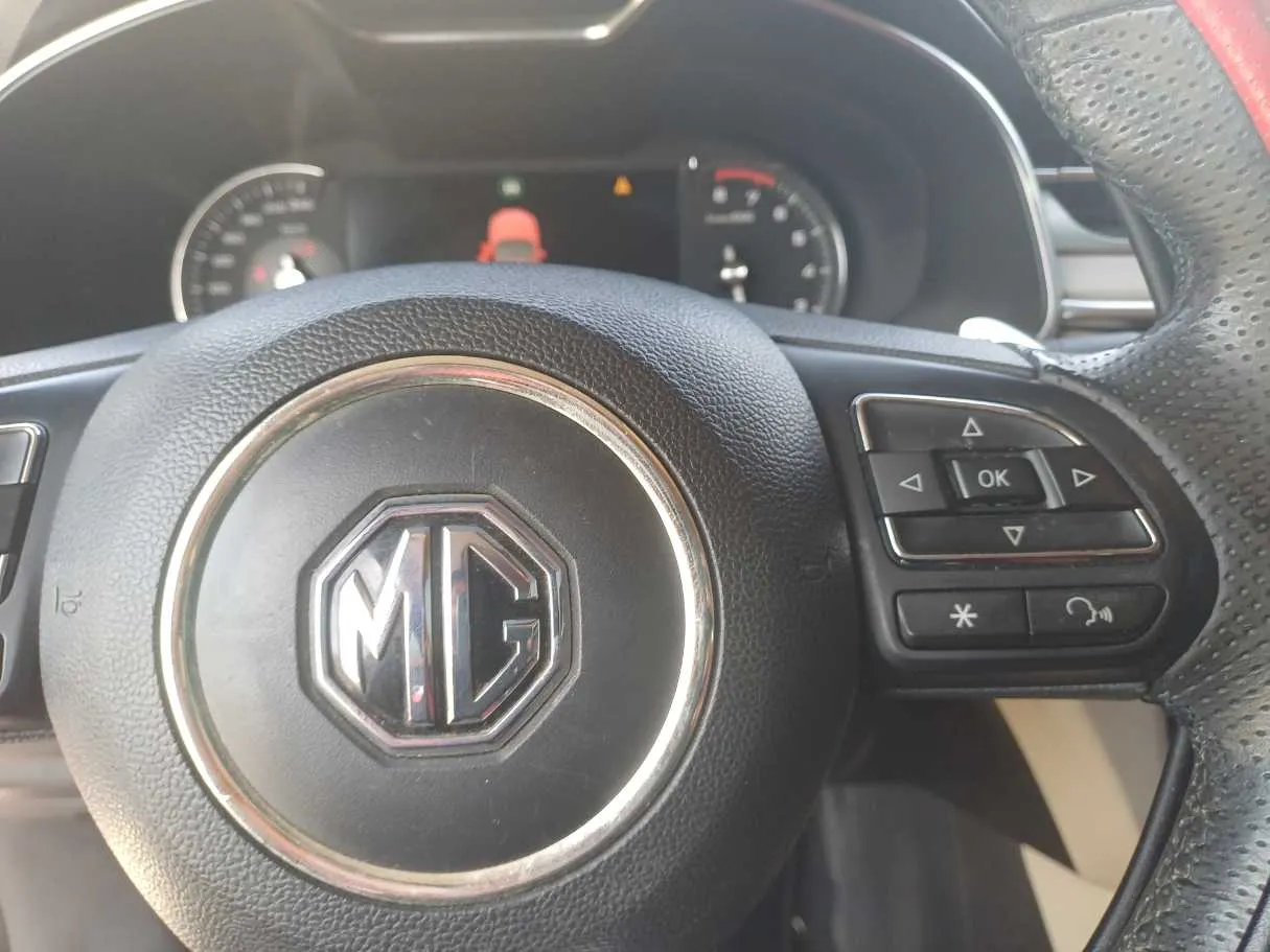 Car image 19