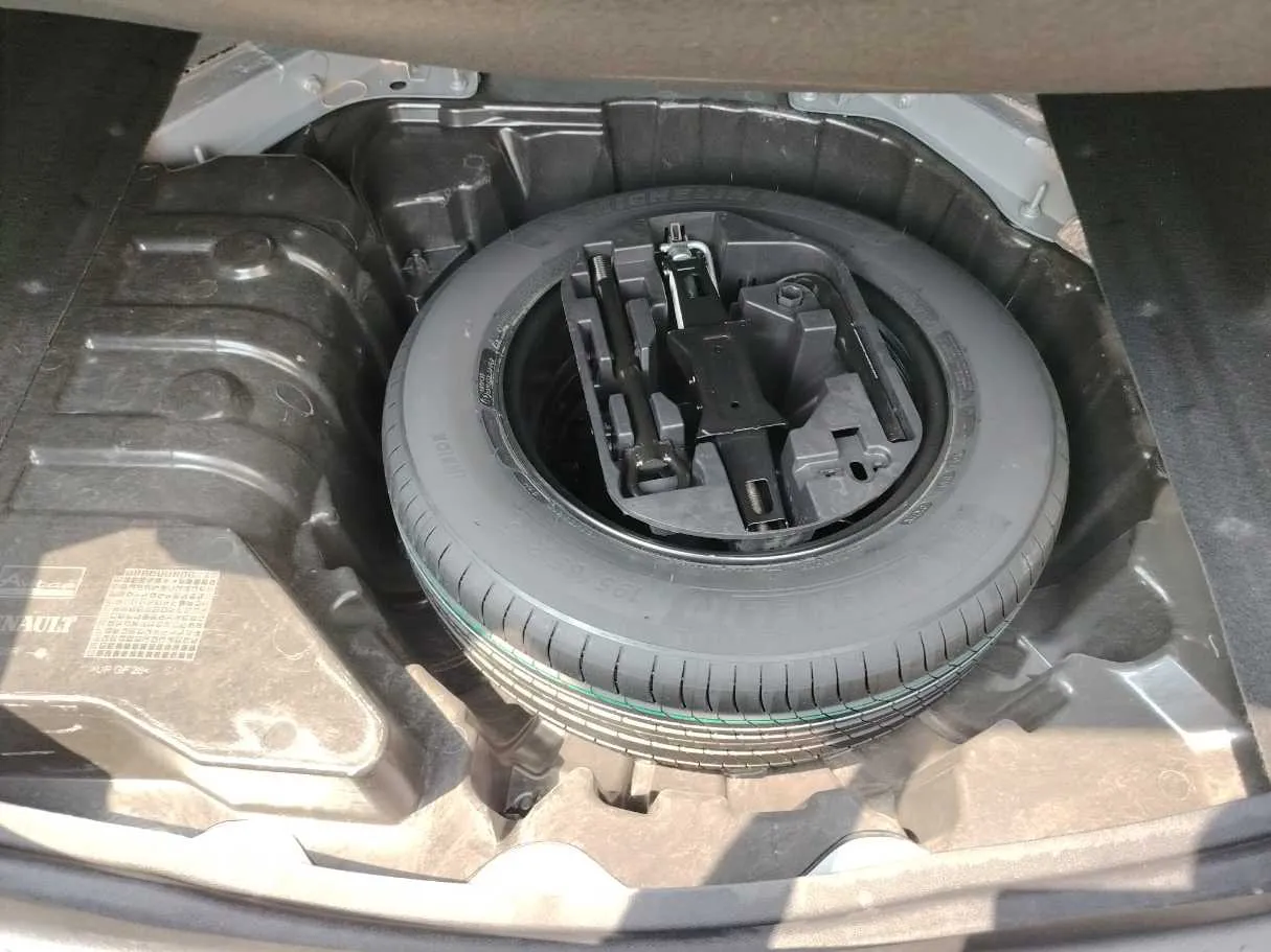 Car image 47