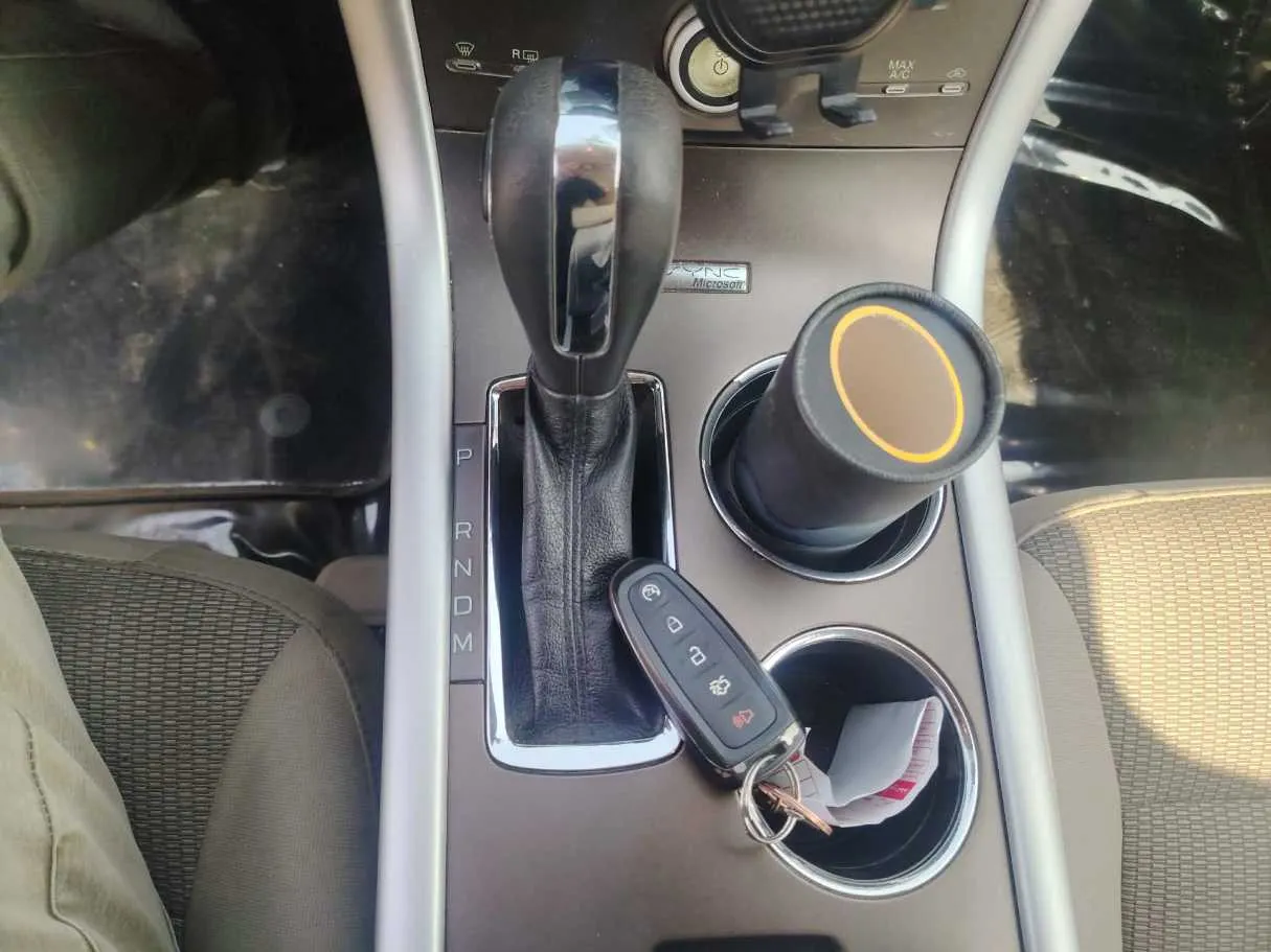 Car image 25