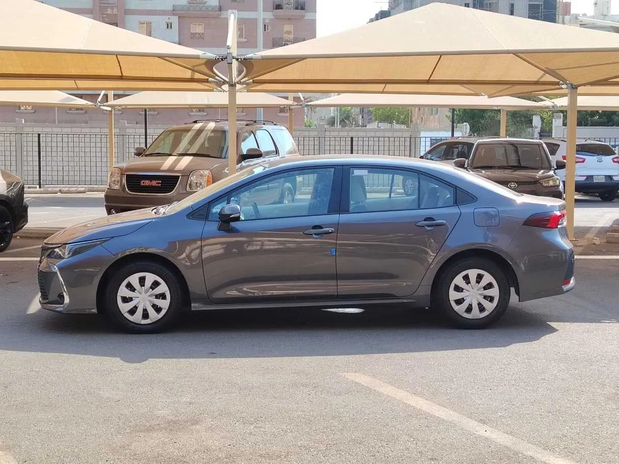 Car image 8