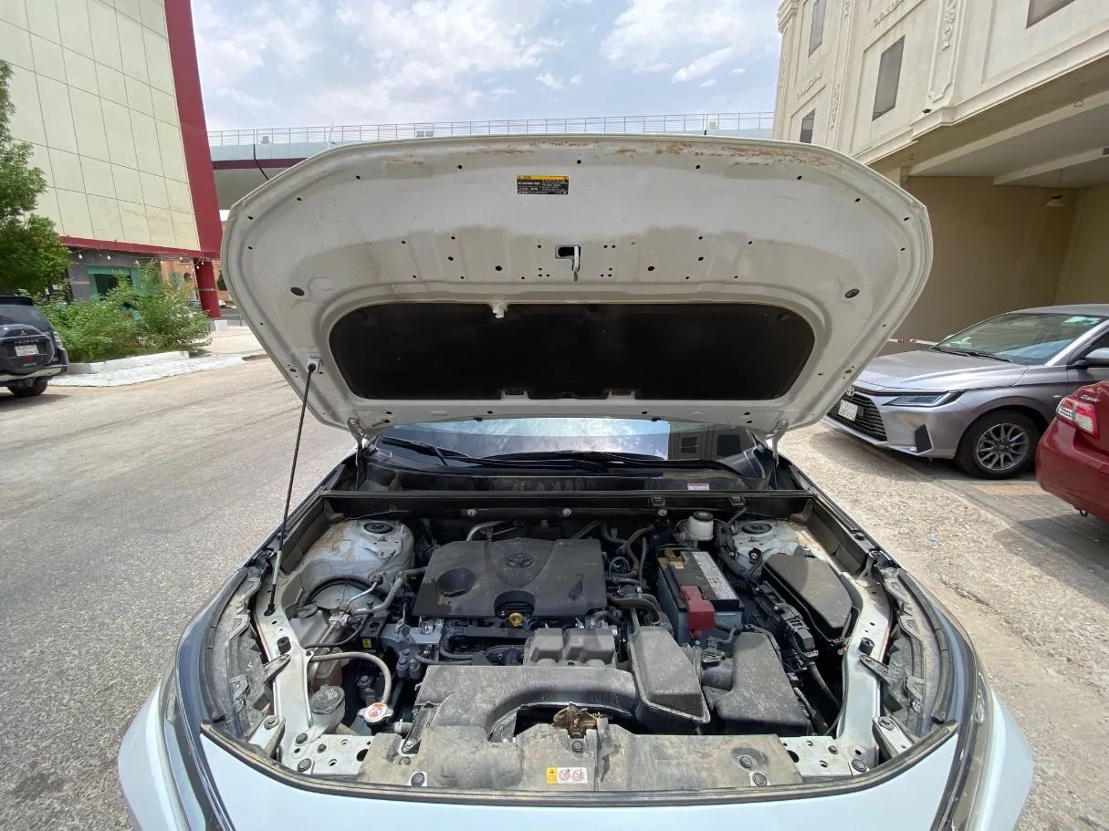 Car image 30