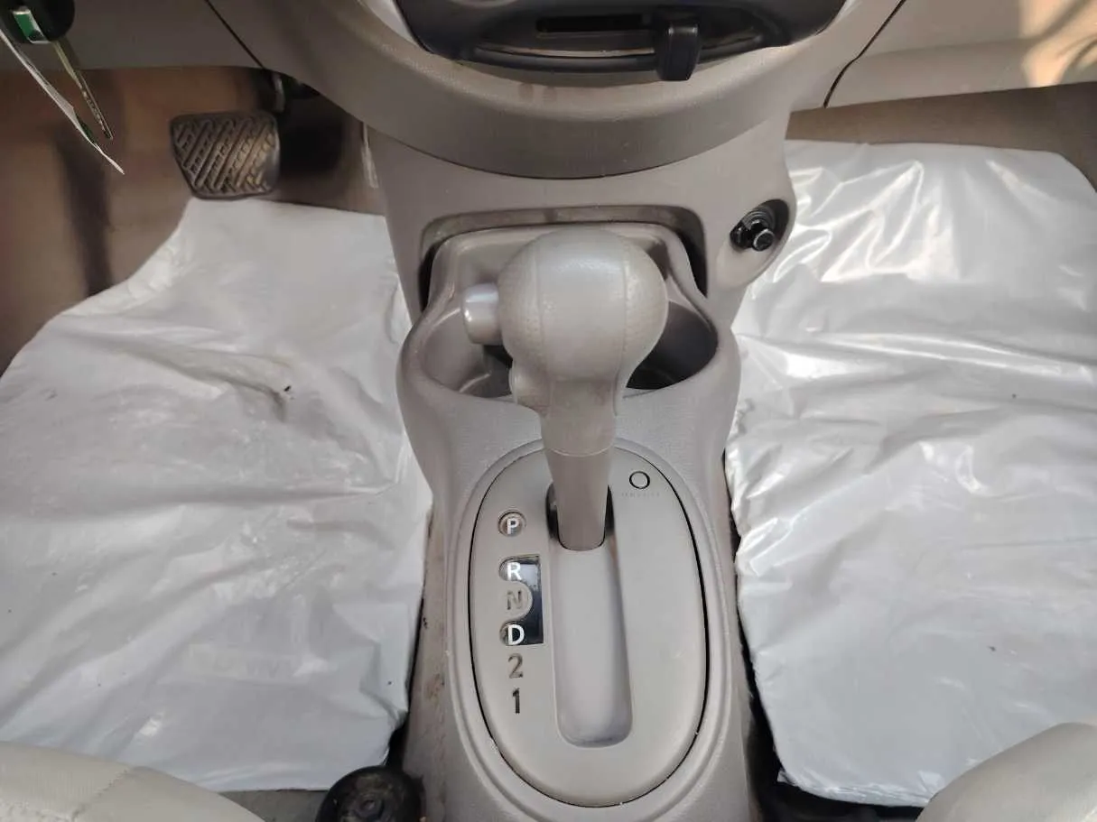Car image 19