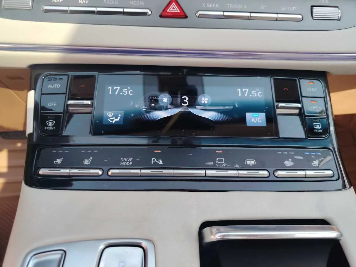Car image 20