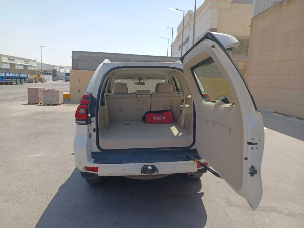 Car image 20