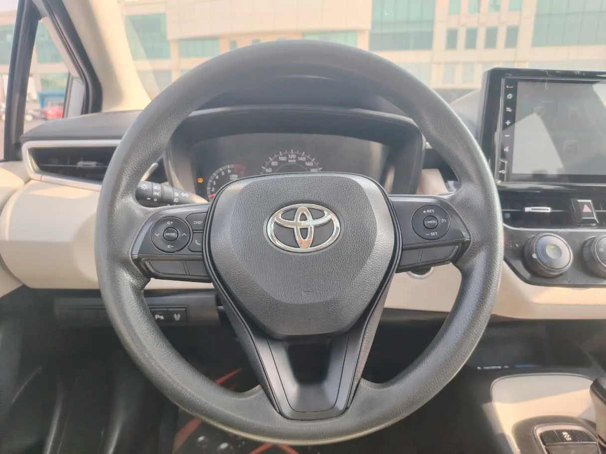 Car image 21