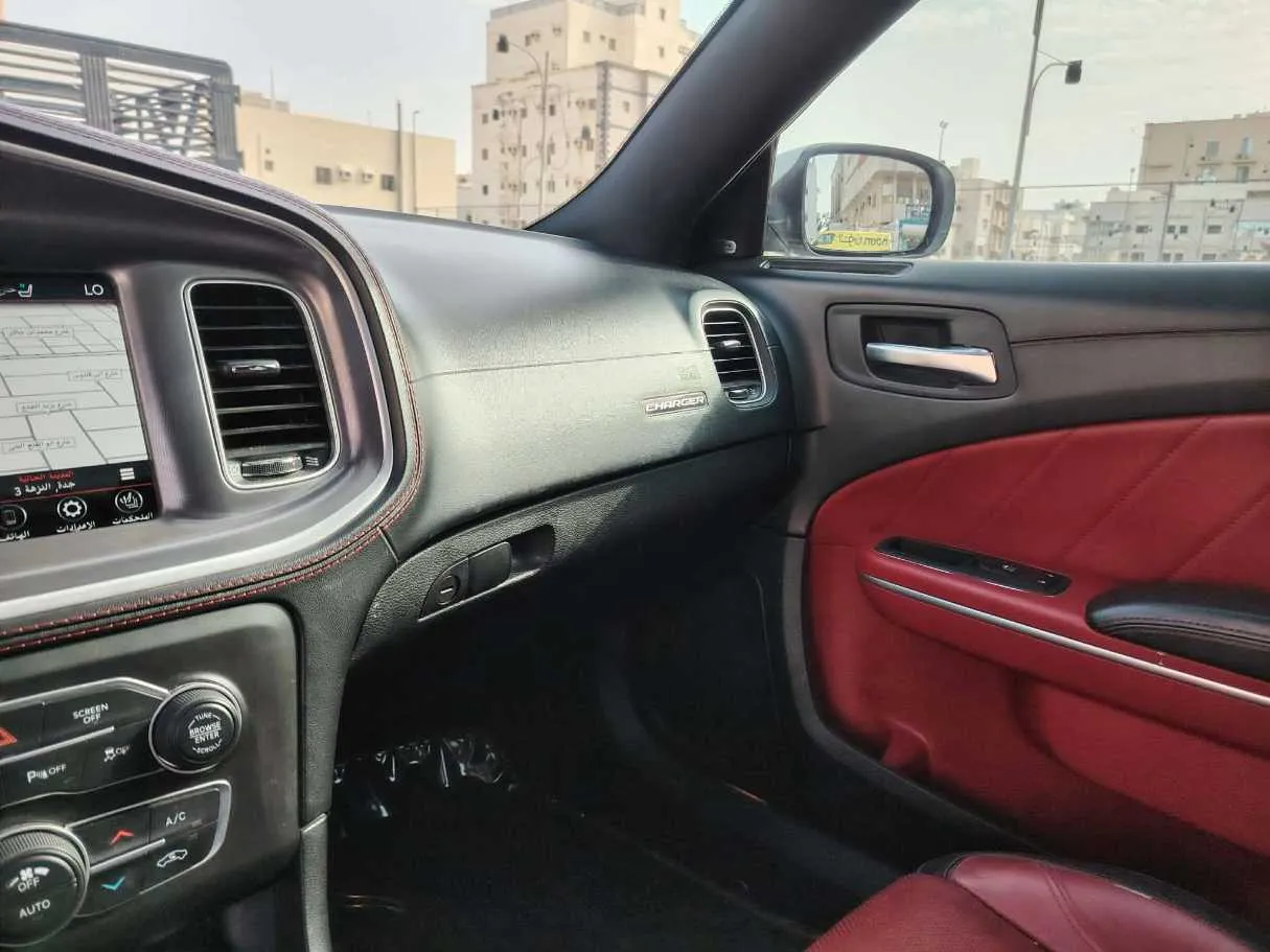 Car image 26