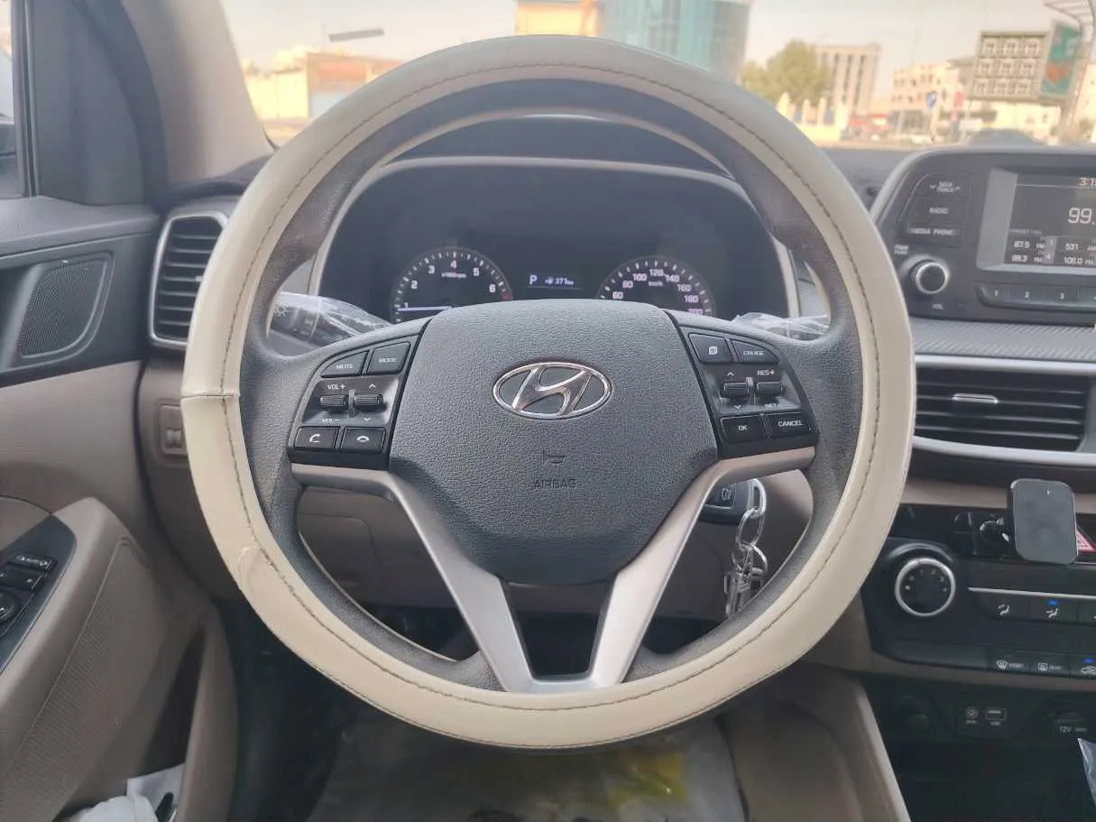 Car image 21