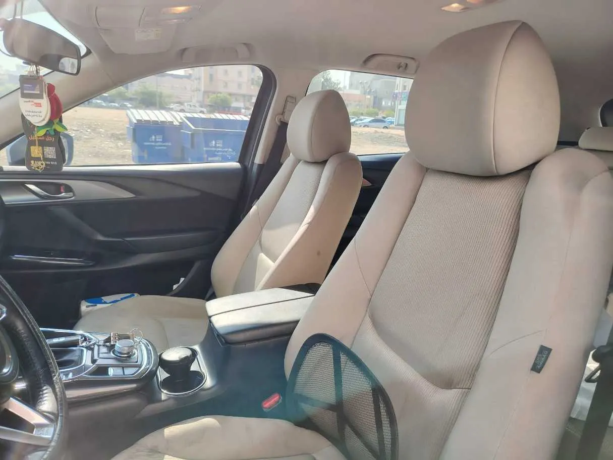 Car image 14