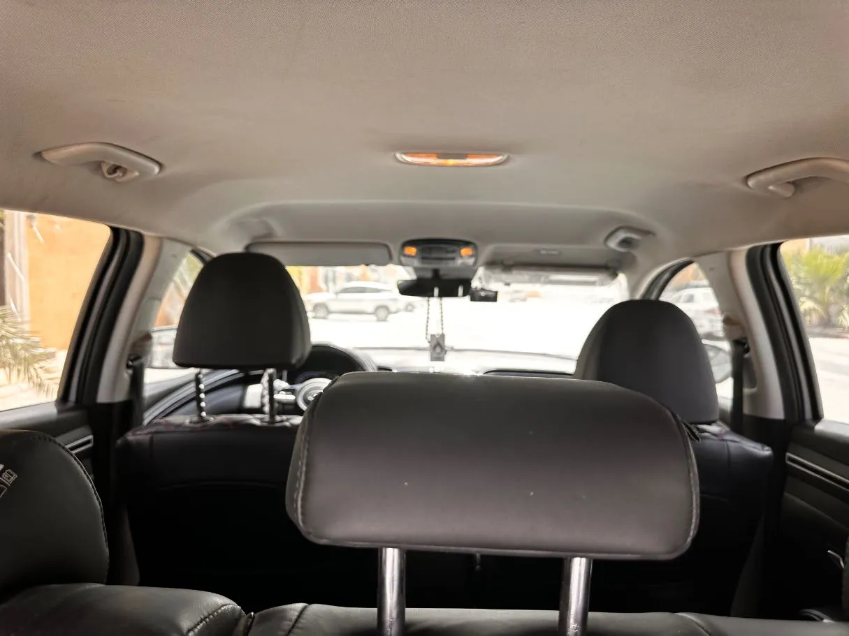 Car image 22