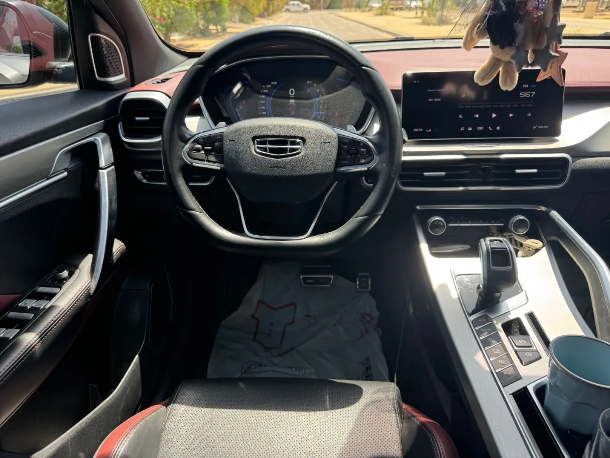 Car image 16