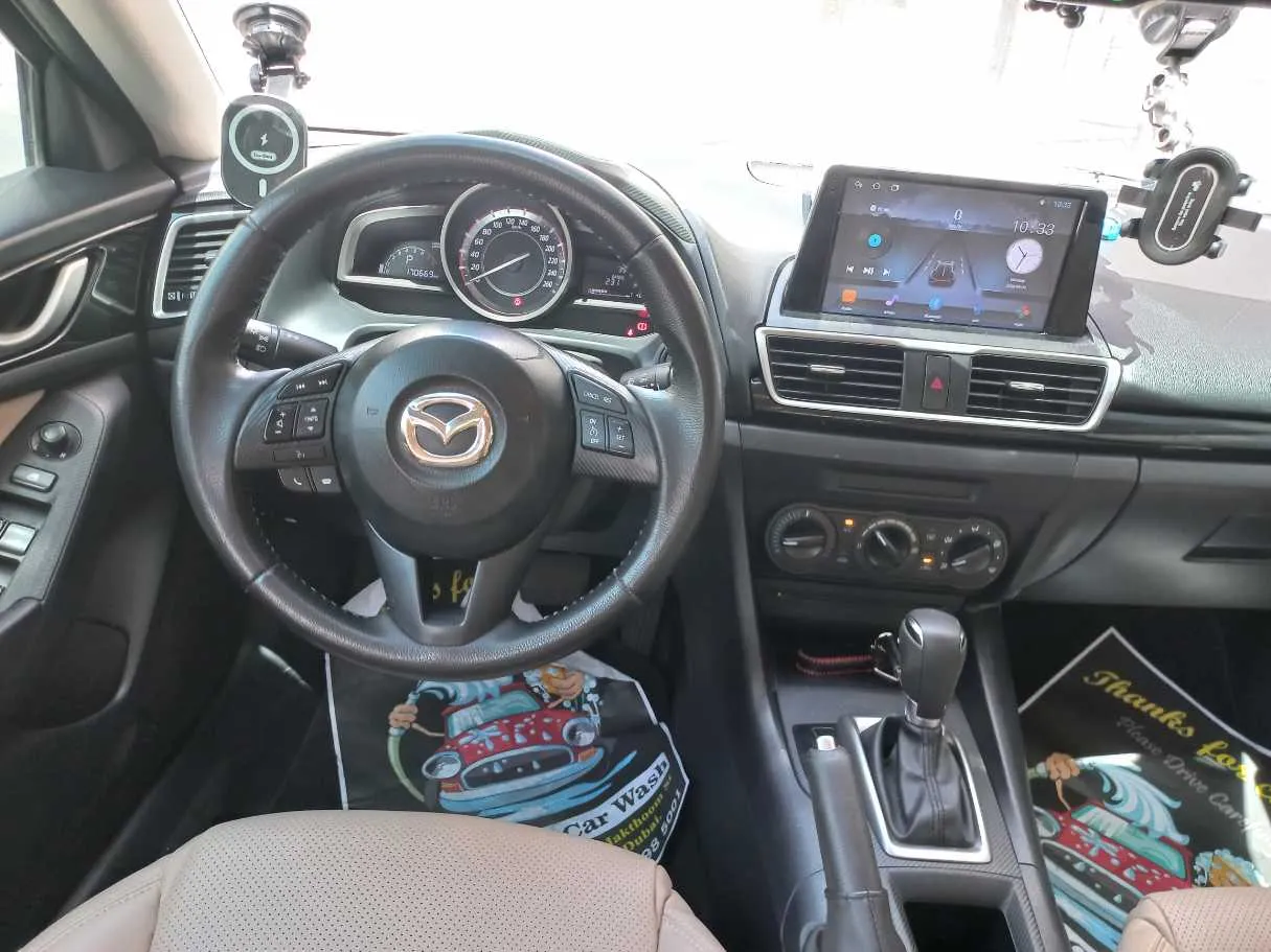 Car image 25