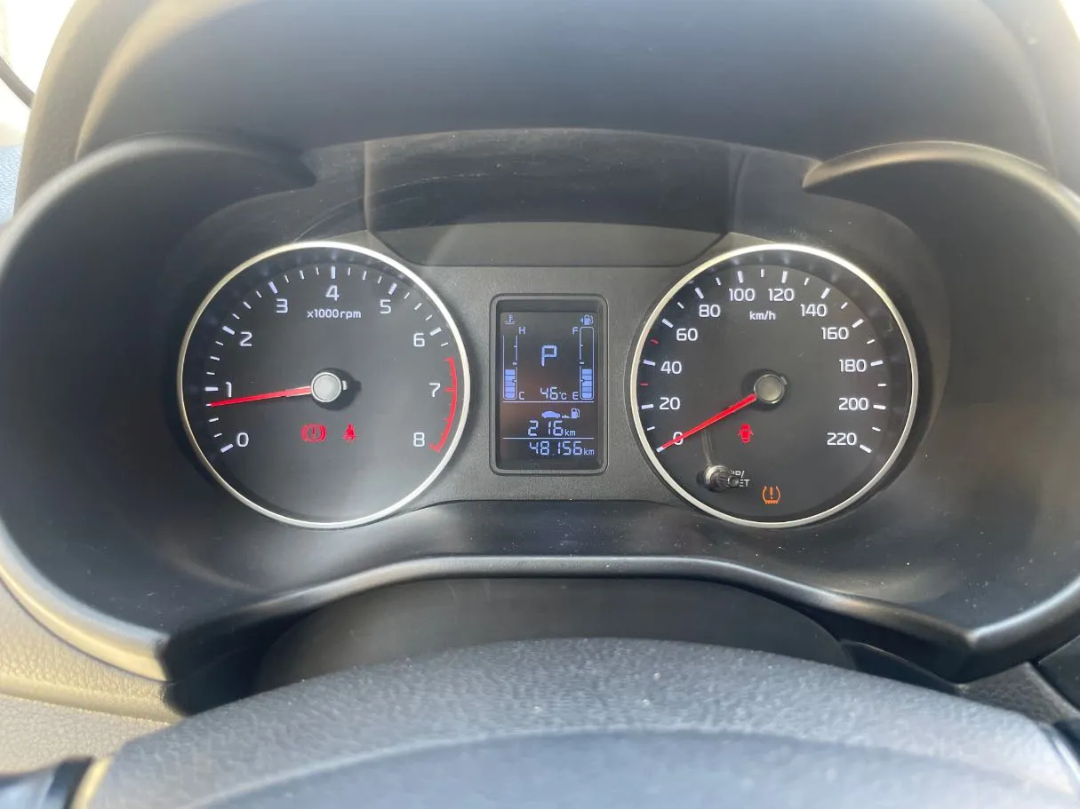 Car image 19