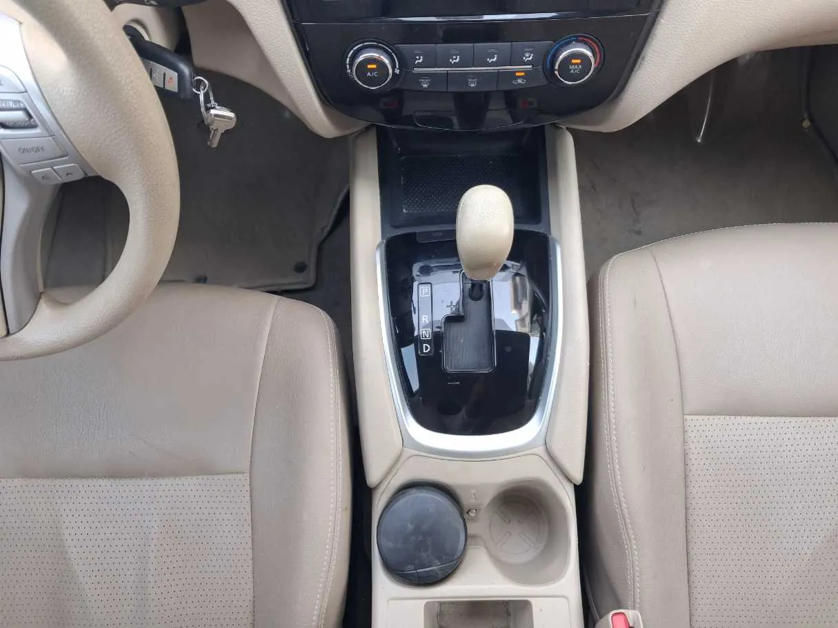 Car image 16