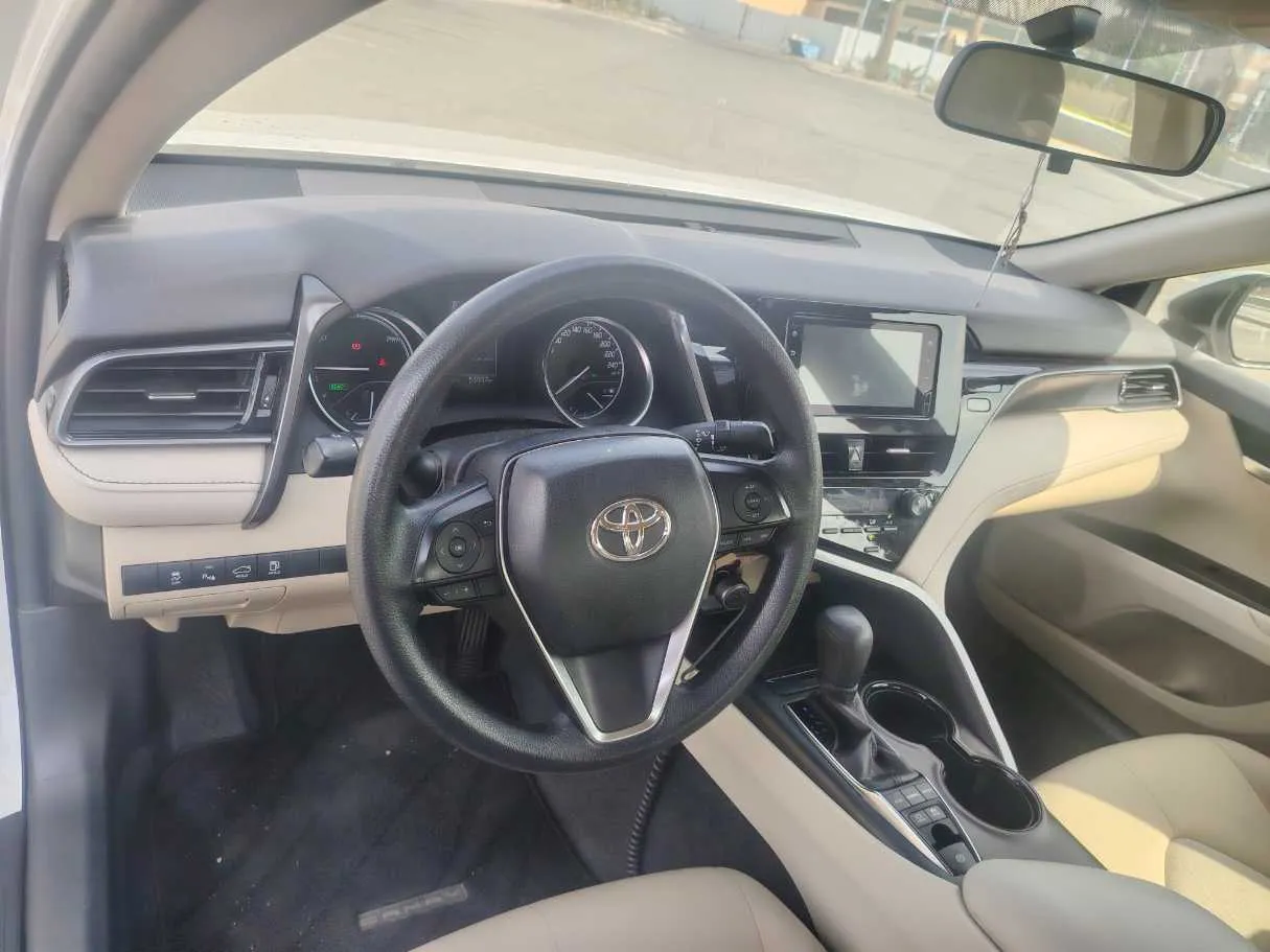 Car image 13