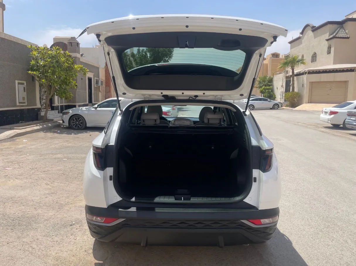 Car image 22