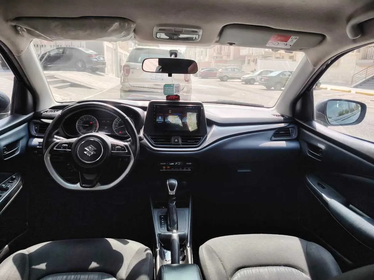 Car image 18
