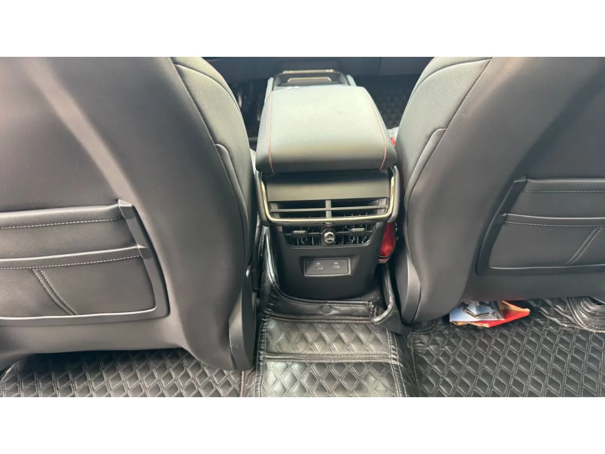Car image 23