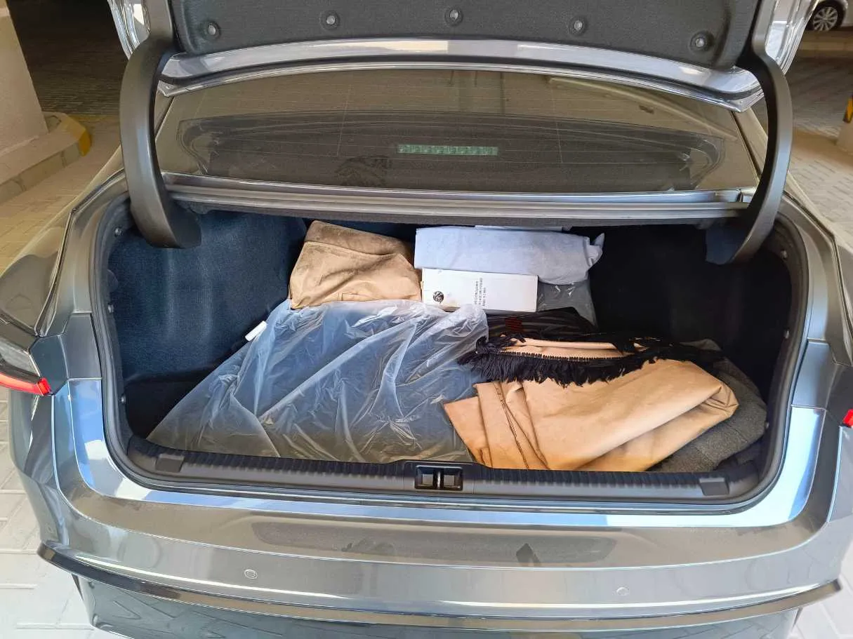 Car image 25