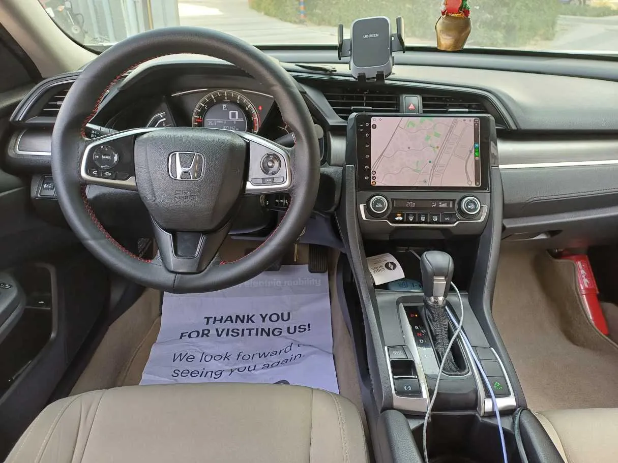 Car image 16