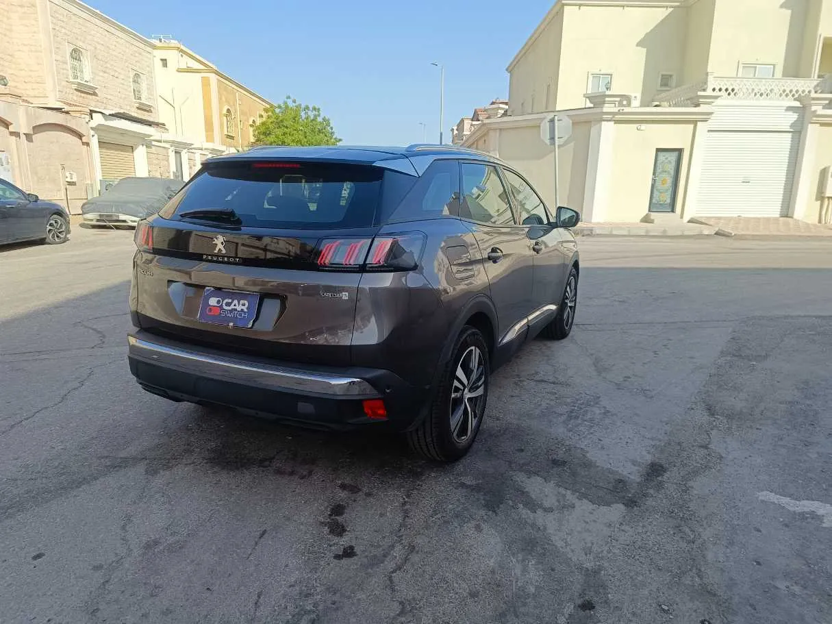 Car image 5