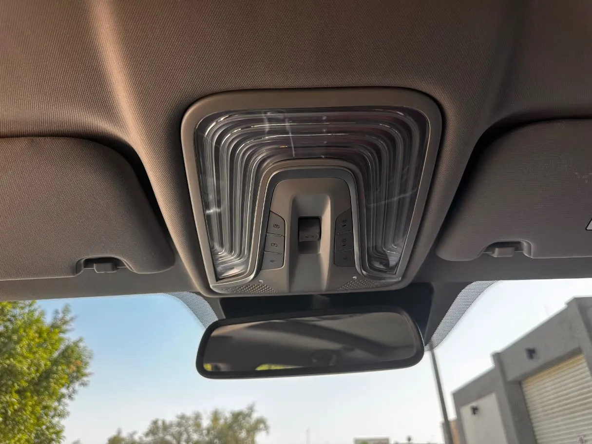 Car image 24
