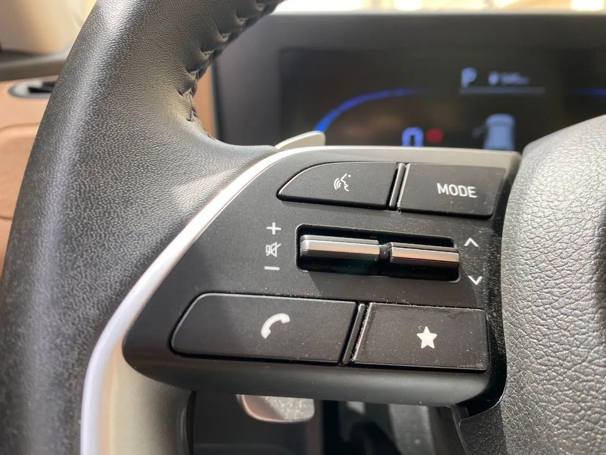 Car image 29