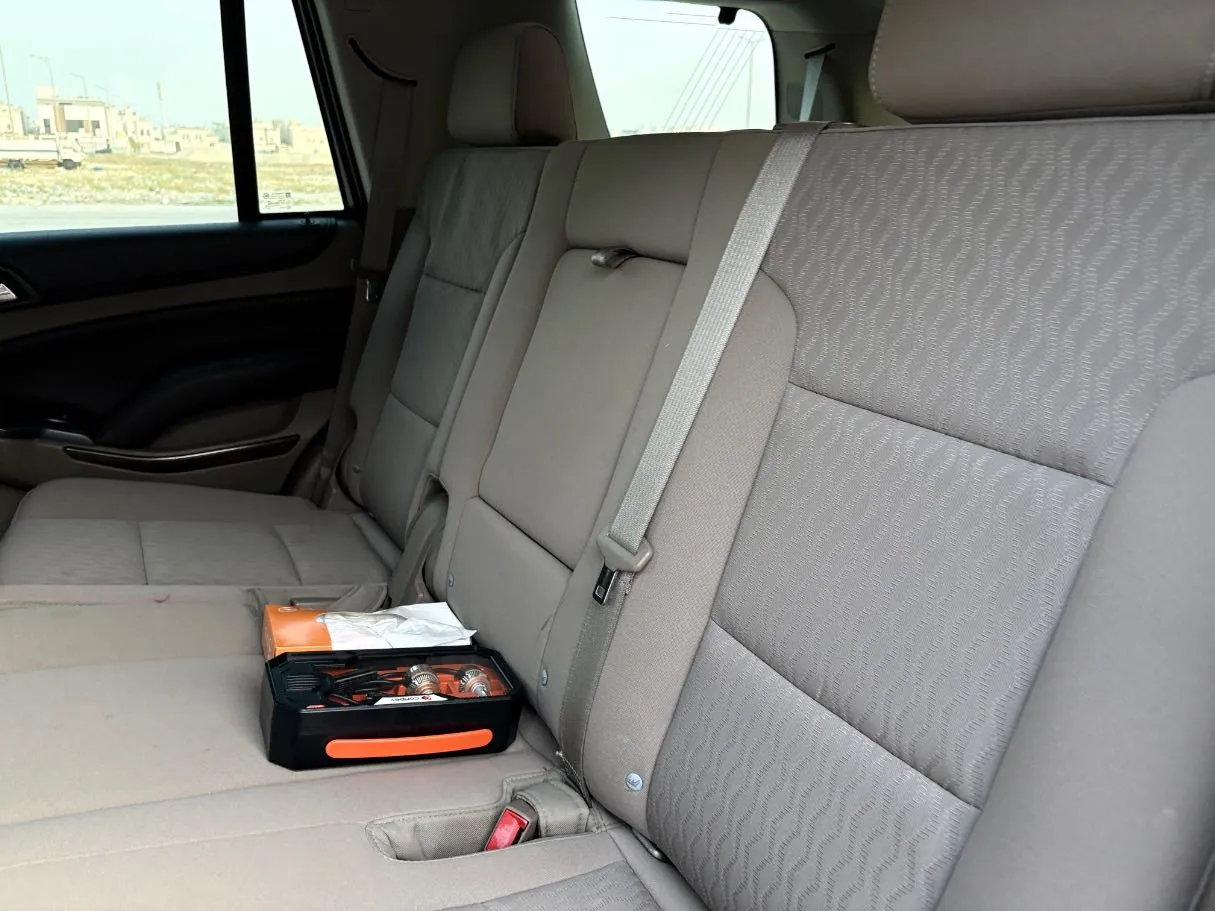 Car image 16