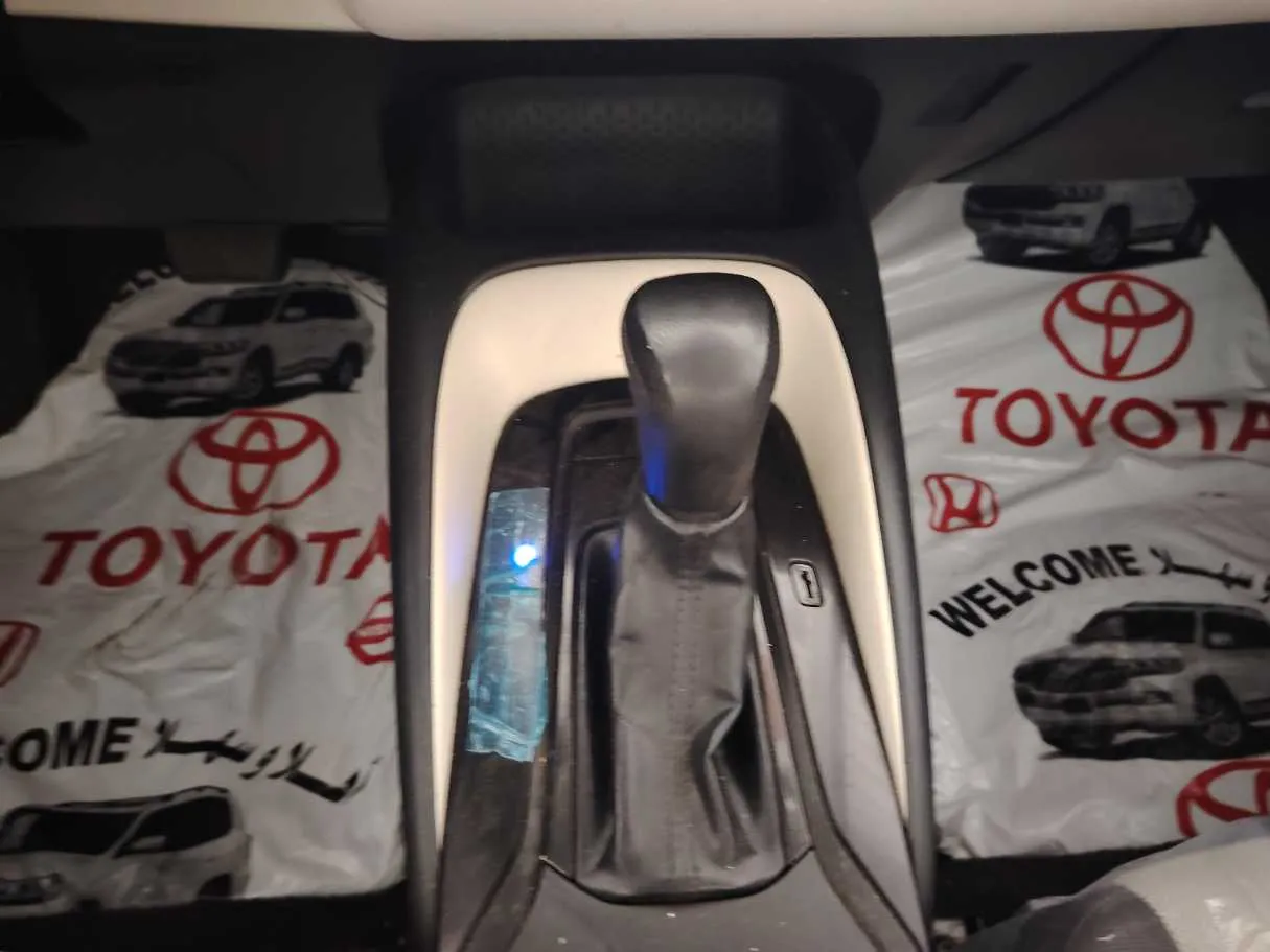 Car image 20