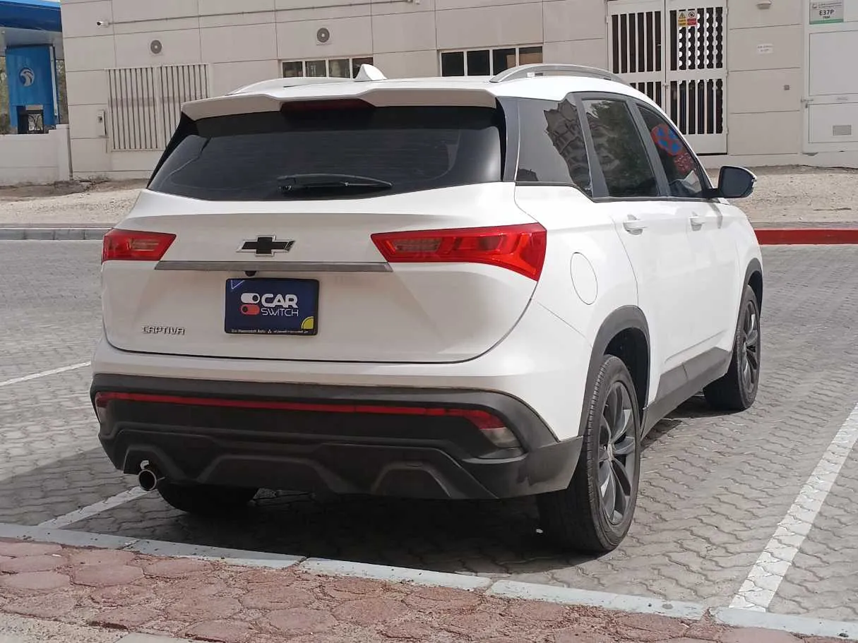 Car image 5