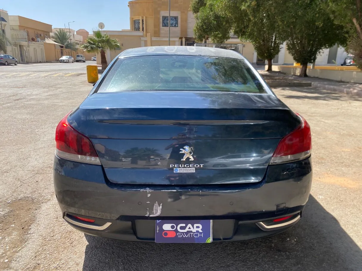Car image 5