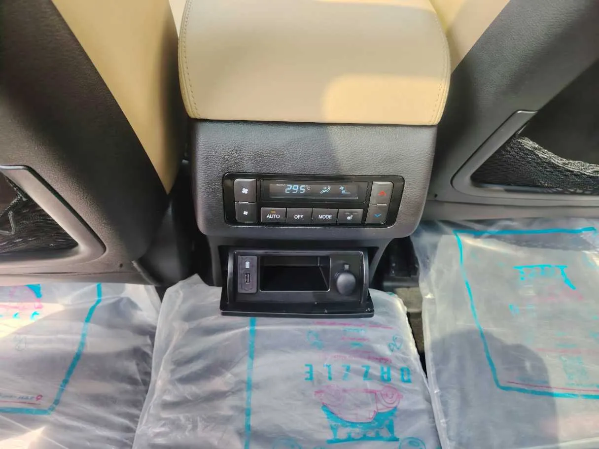 Car image 43