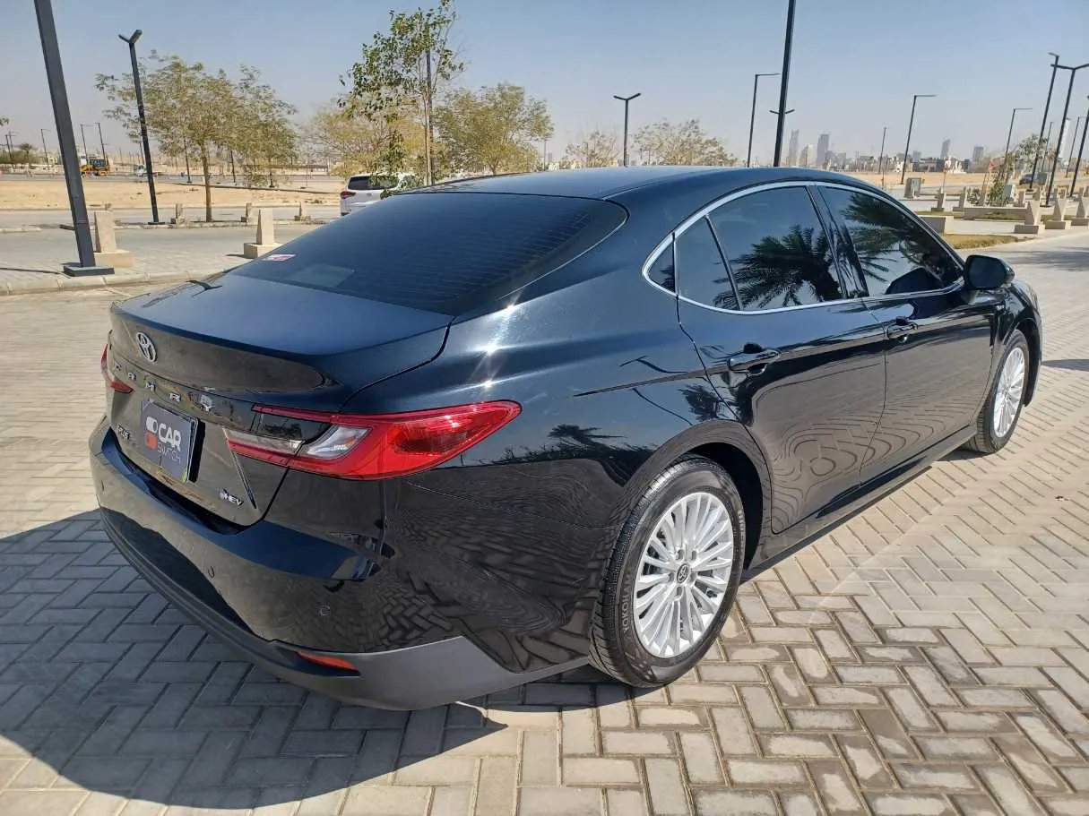 Car image 5