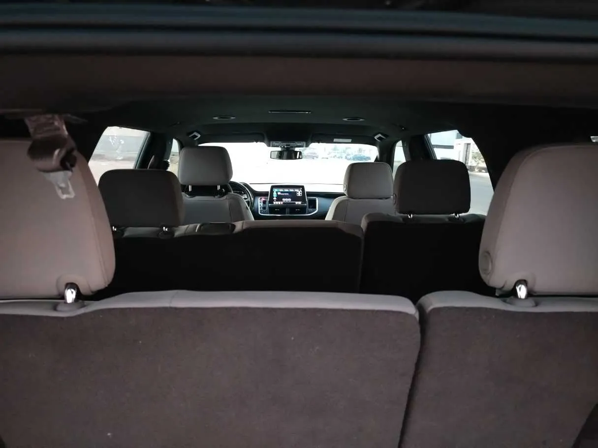 Car image 32