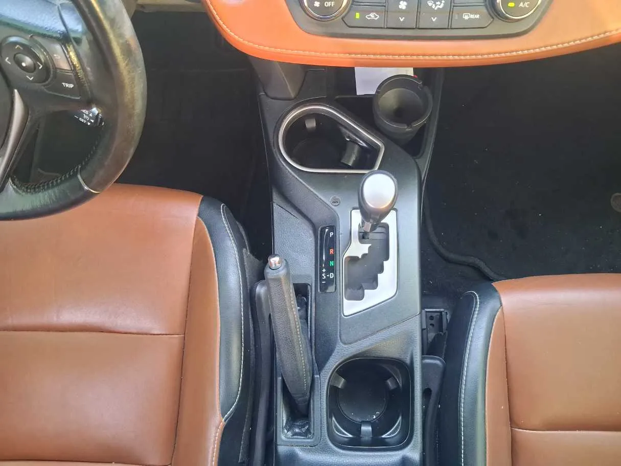 Car image 17