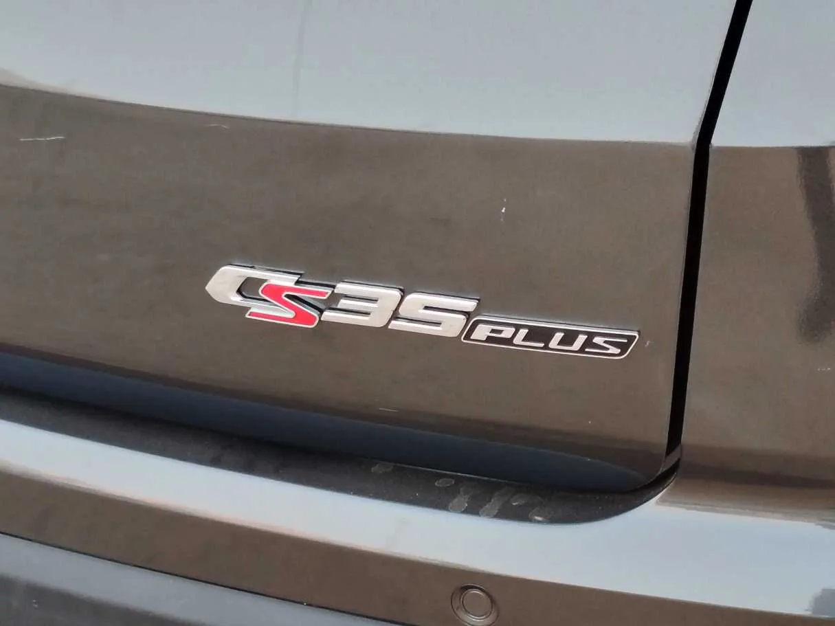 Car image 36