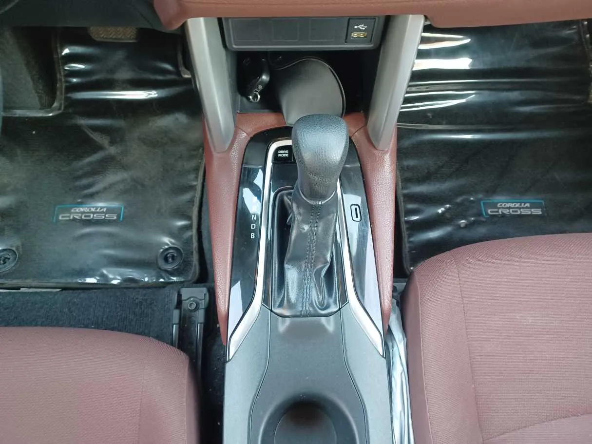 Car image 13