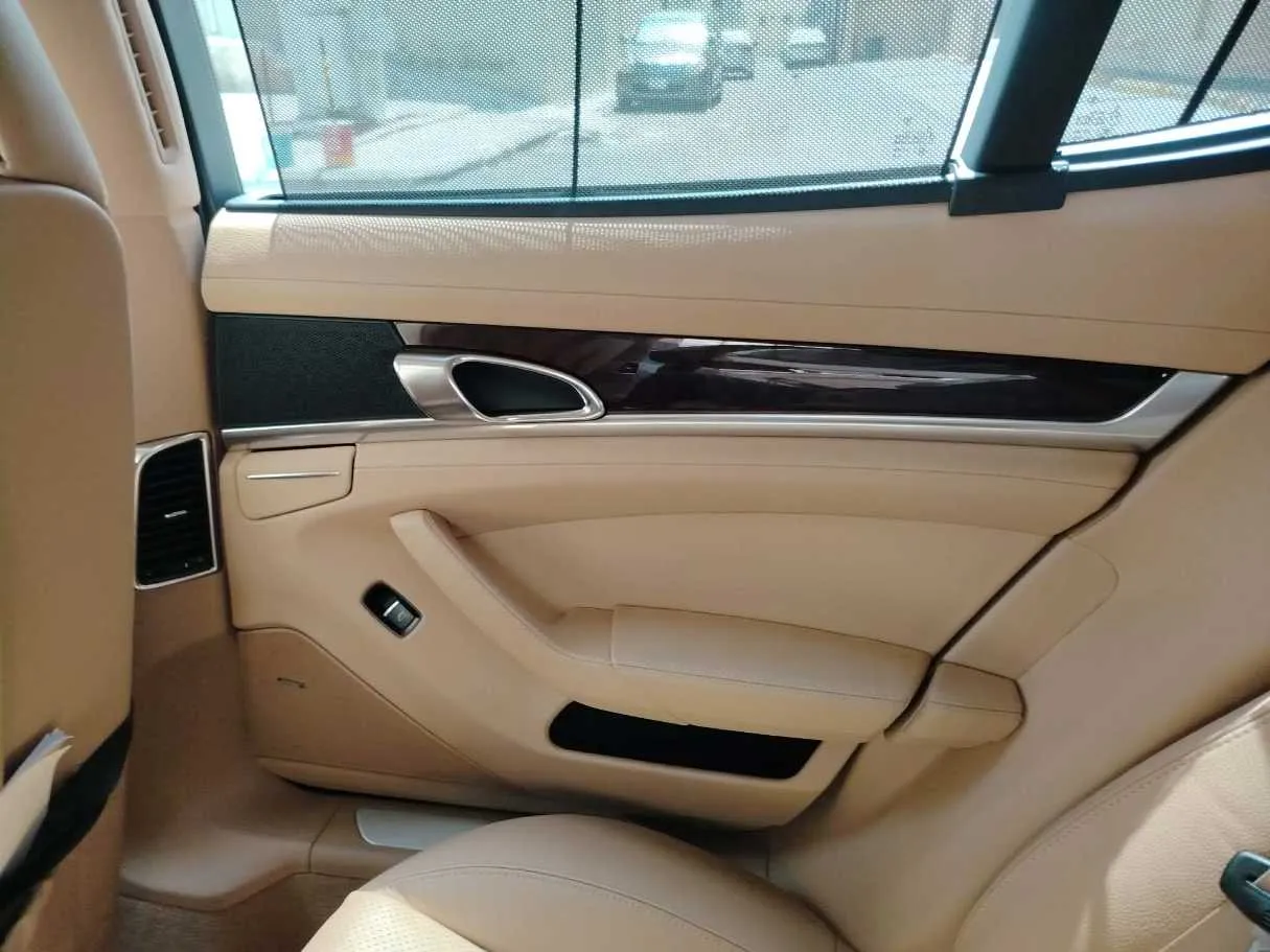 Car image 37