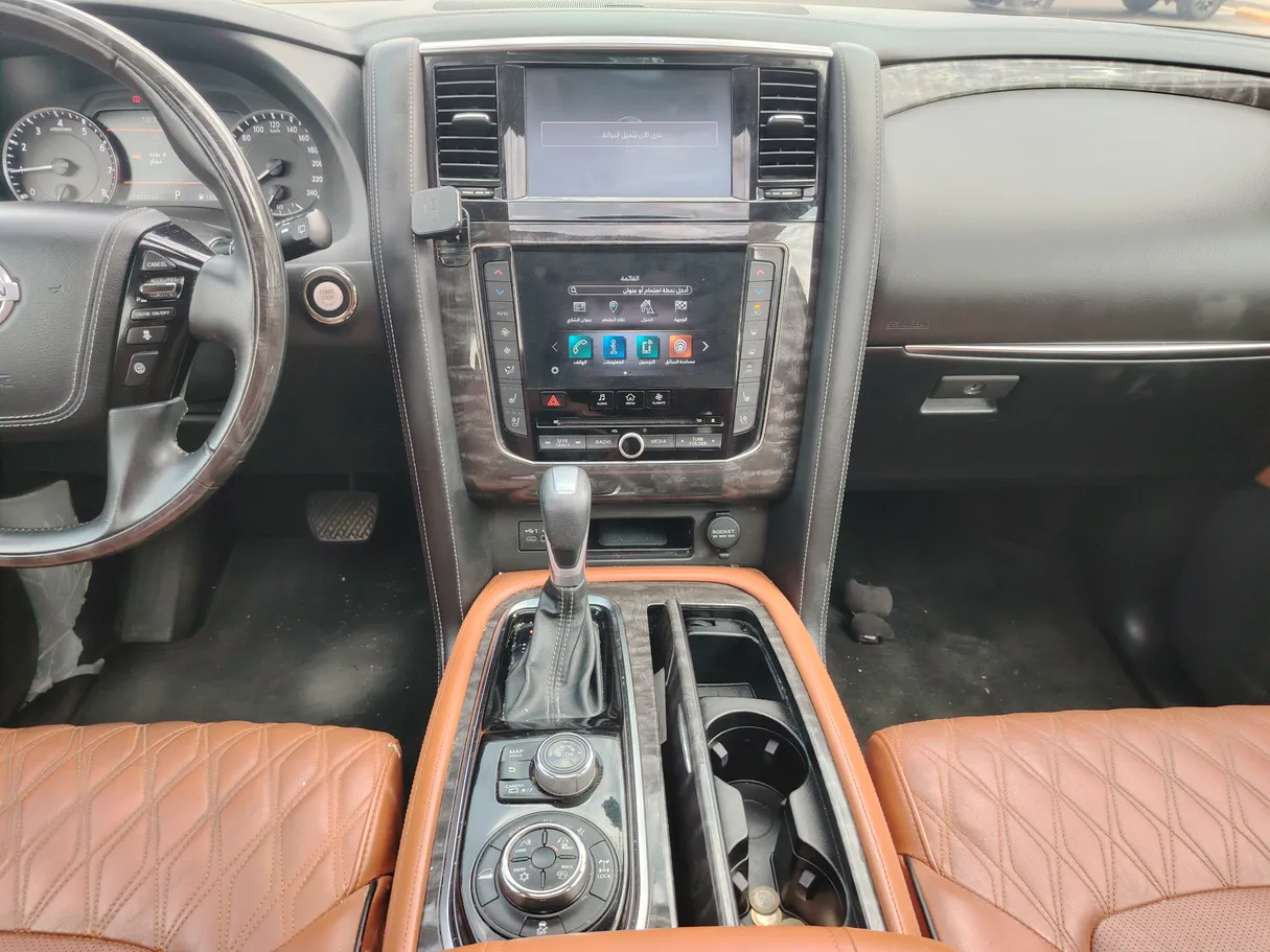 Car image 19