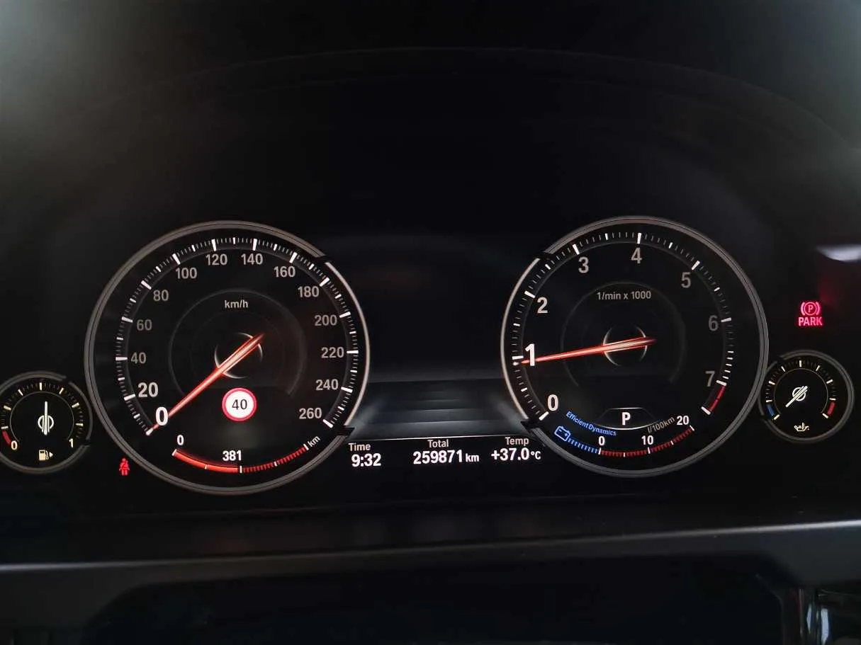 Car image 20