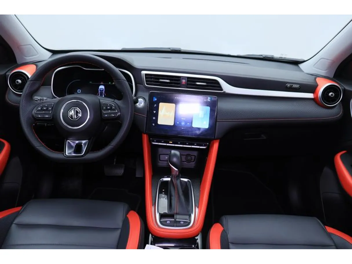Car image 14