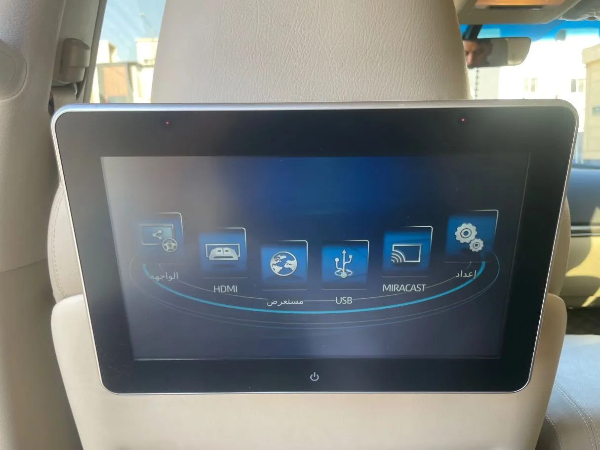 Car image 24